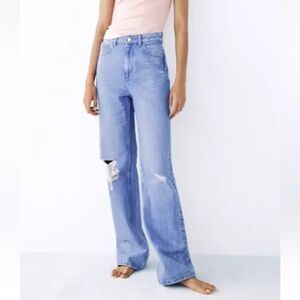 ZARA WOMAN HIGH-RISE STRAIGHT LEG RIPPED JEANS Light blue